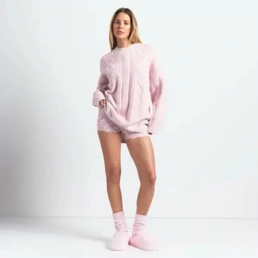 Skims COZY LIGHT OVERSIZED CABLEKNIT CREWNECK PULLOVER - Picture 2 of 10